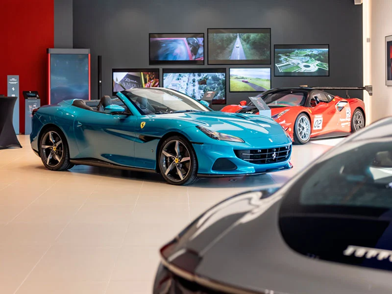 Hall d'exposition véhicules occasion Modena Sport