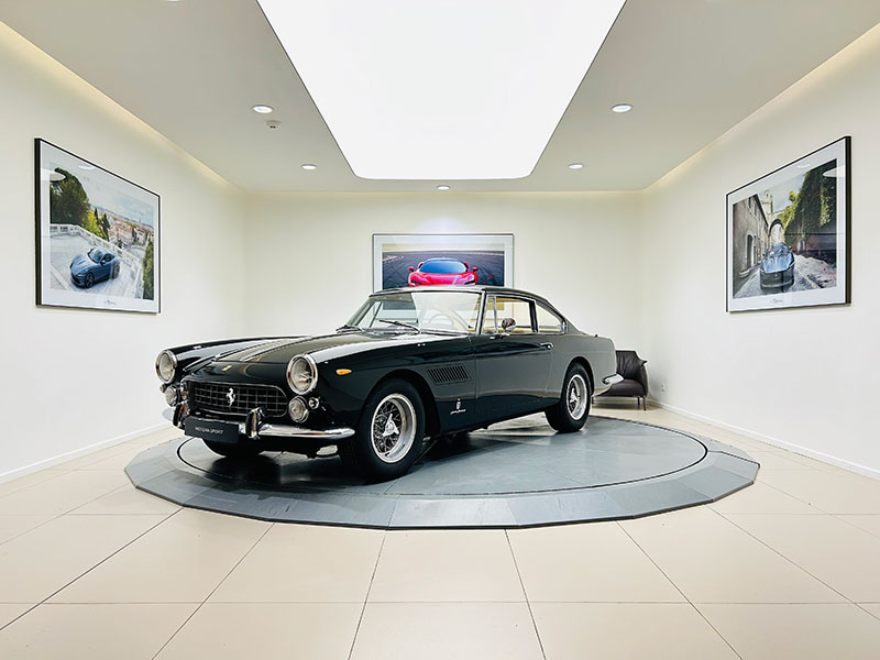 FERRARI 330 GT AMERICA 4.0